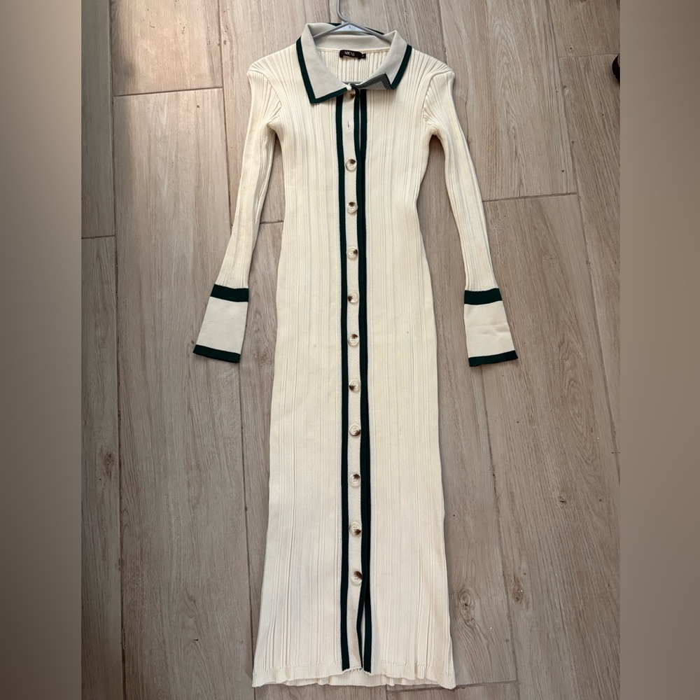 Chic Long Sleeve Cream Dress with Green Trim